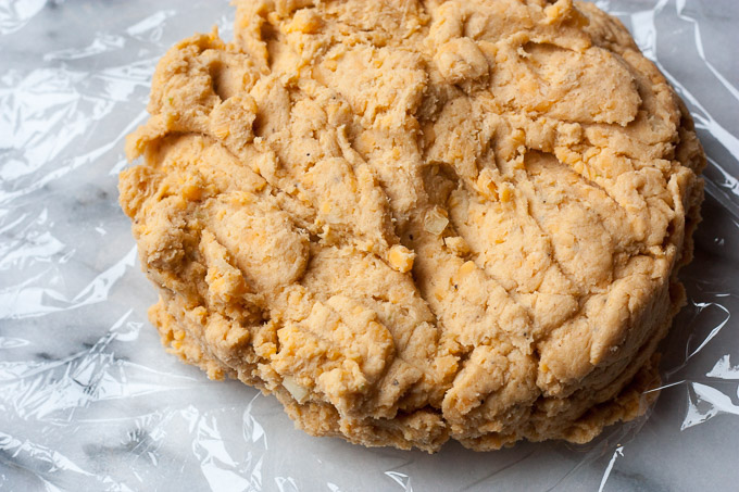 Jalapeño Garlic Cheese Crackers  | eatfirstworrylater.com